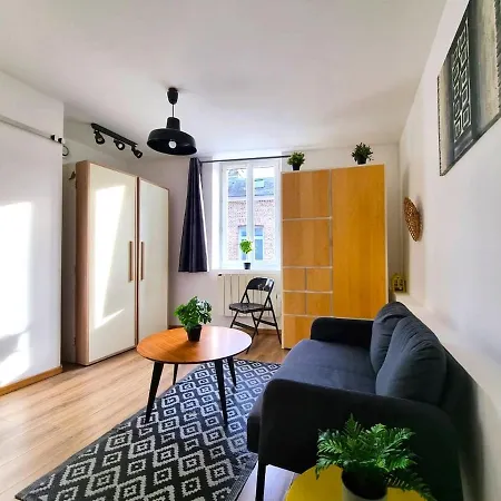 Le Calme A Deux Pas De Apartamento *